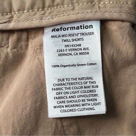 Reformation Malia Mid Rise 10” Trouser Twill Shorts in khaki - Picture 6 of 9